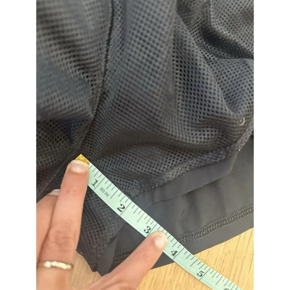 Under Armour Warrior Mesh Layer Womens Training Shorts Black Gym SIZE SMALL - Picture 10 of 10